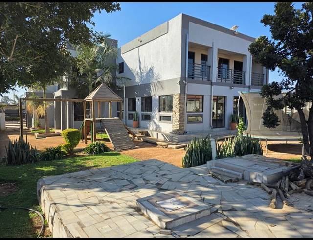 6 BEDROOM HOUSE FOR SALE IN MANKWENG